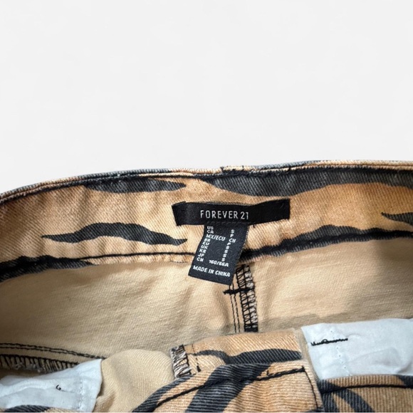 Forever 21 Animal Print Pencil Skirt - Picture 3 of 4